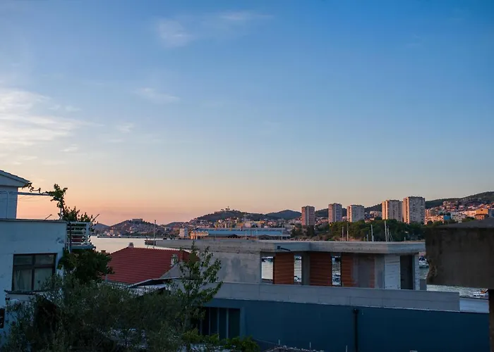 Torkul 아파트 시베니크